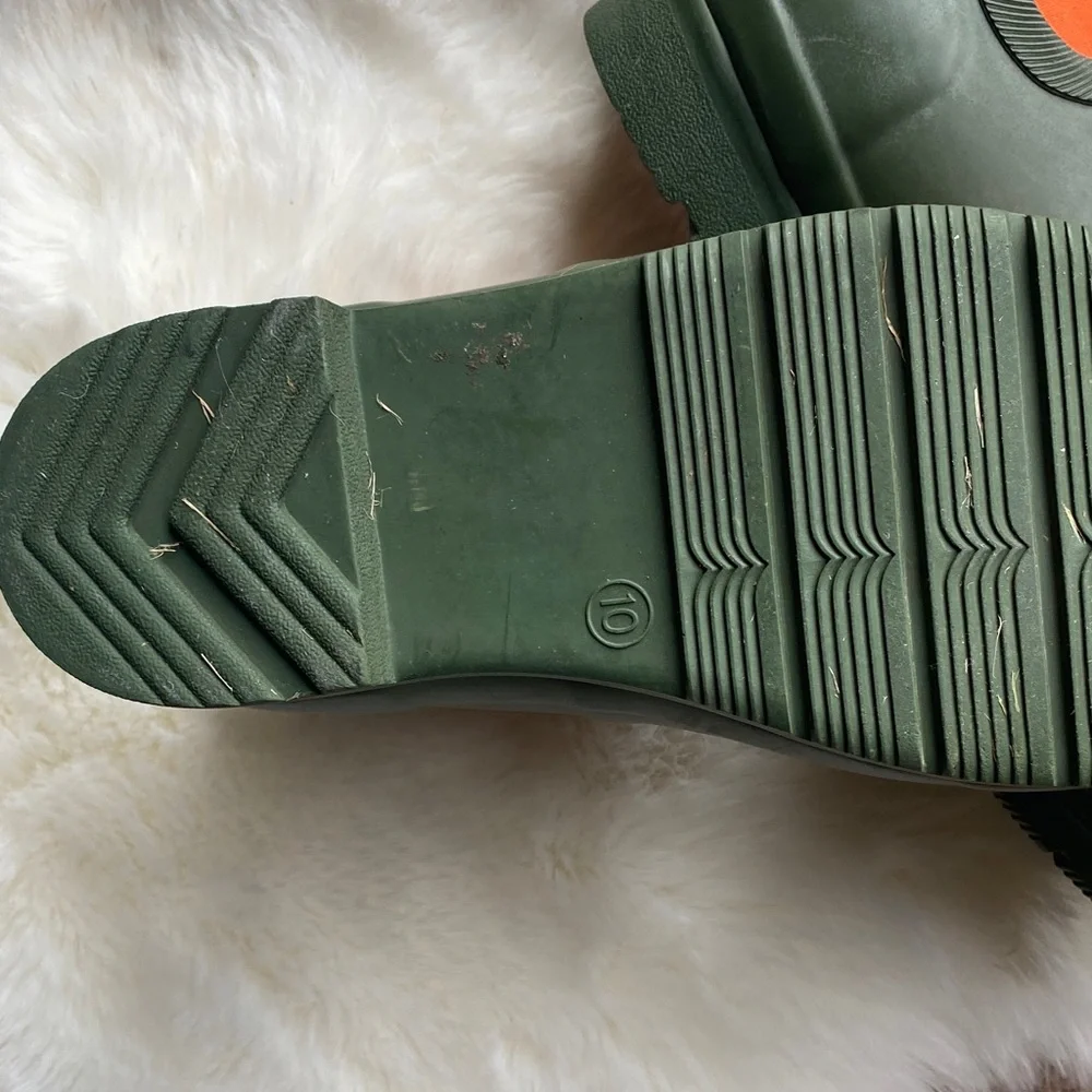 Hunter Women’s Olive and Orange Rain Boots - Picture 3 of 10